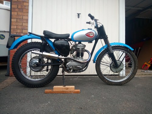 1959 BSA C15T, older restoration, in very nice condition For Sale