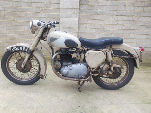 1960 BSA A 10  650cc  project  TRANSFERABLE NUMBER £3499 In vendita
