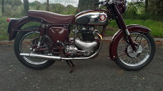 Picture of 1954 BSA A7 500.