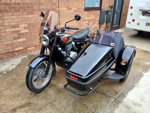 2023 BSA Gold Star Sidecar Outfit