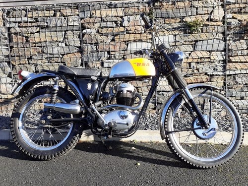 SOLD 1967 BSA B40