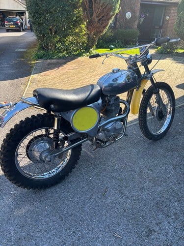 1976 BSA B40