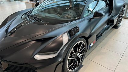 Bugatti Divo Full Black Carbon - price on request