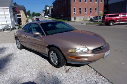 Picture of 1998 Buick Riviera