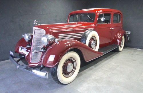 1935 Buick 60 series Club Sedan