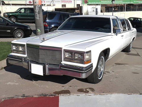 1984 Cadillac DeVille Limousine In vendita