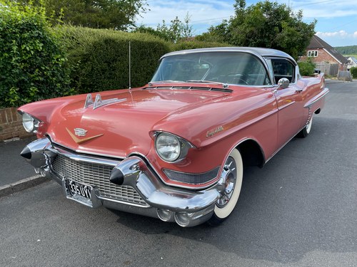 1957 Cadillac Coupe DeVille 2 door pillarless hardtop For Sale