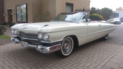 Cadillac de Villae Conv 1959   & 45 USA Classics
