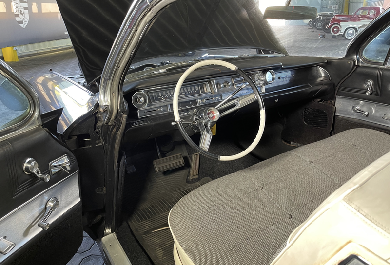 1961 Cadillac Deville Coupe - 7