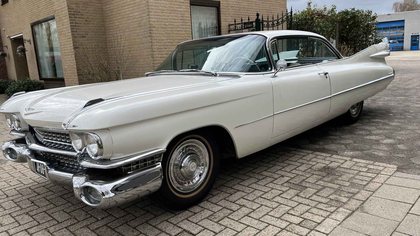 Cadillac Coupe de Ville 1959 & 45 U S A Classiscs