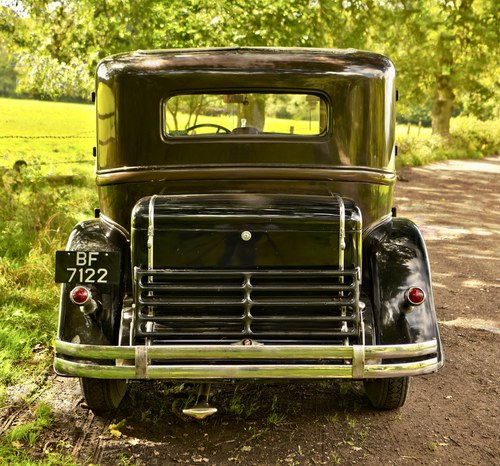 1930 Cadillac 353 V8 Town Sedan - 5