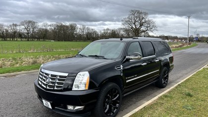 2008 Cadillac Escalade ESV: Luxury And Power Combined
