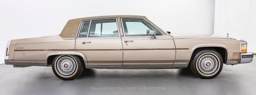 1986 Cadillac Fleetwood Brougham - 2