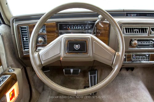 1986 Cadillac Fleetwood Brougham - 6