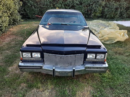 1981 CADILLAC Fleetwood Brougham élégance A vendre