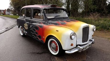 1990 Carbodies Hot Rod Taxi (Chevrolet V8)