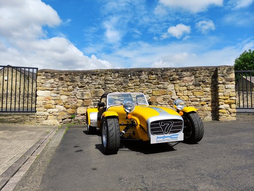 2005 Sunburst Yellow Caterham SV Roadsport VERKAUFT