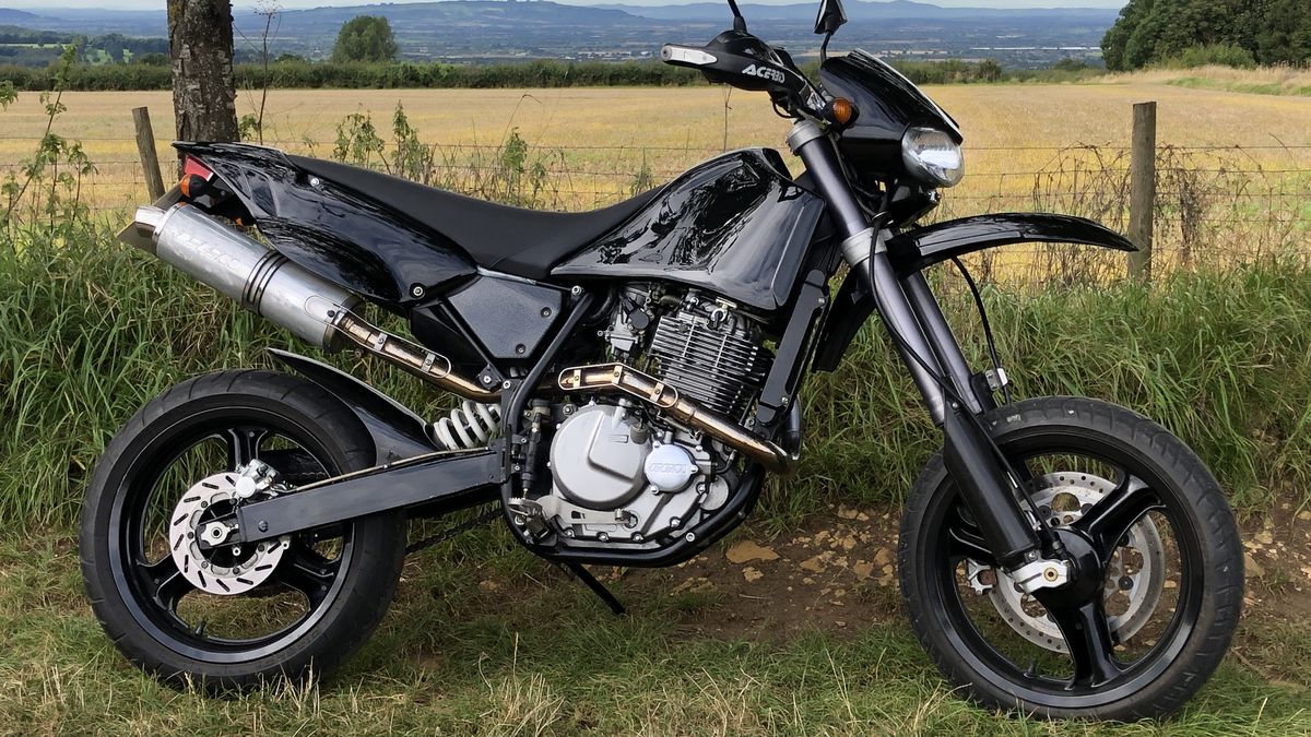 2004 CCM R30 Black Manual, 5 speed in Chipping Campden, United Kingdom ...