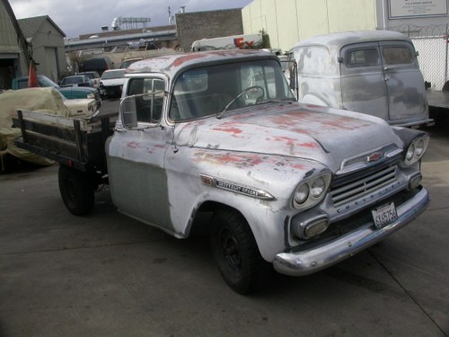 1959 CHEVY 3200 STEPSIDE BED FITTED  ON THE BUTTON, UK REG  In vendita