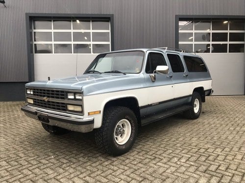 1990 Chevrolet Suburban EU delivery, Swiss car, 92.040 km For Sale