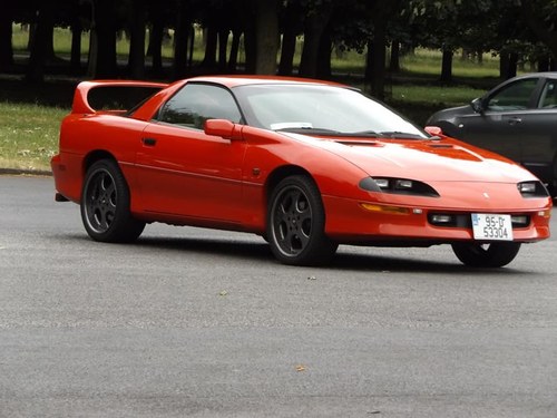 1995 Chevrolet camaro with only 57000 miles,5000pounds  In vendita