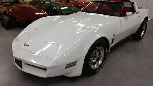 Picture of 1980 White L82 Corvette Red interior - For Sale