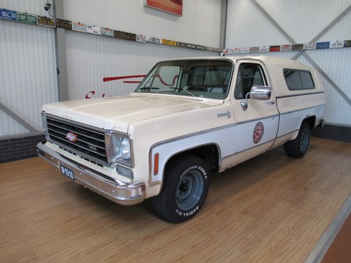 1975 Chevrolet C10 Scottdale Pick Up long bed with Campertop For Sale