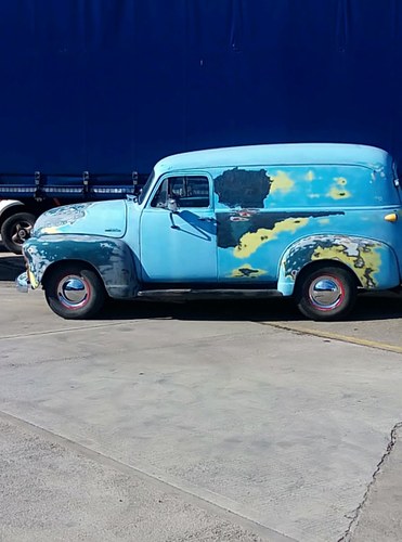 1954 First series chevy panel truck In vendita