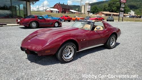 1977 Dark Red Corvette 4spd Saddle Int In vendita
