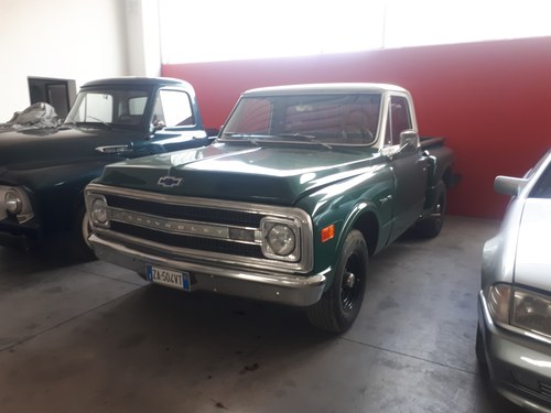 1969 CHEVROLET CUSTOM 10 C 1/2 TON PICK UP A vendre