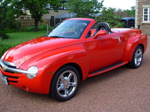 2006 Chevy SSR 6.0 genuine 1500 miles from new!! In vendita