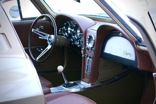 1963 Chevrolet Corvette C2 - 9