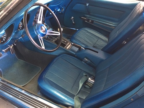 1969 Chevrolet Corvette C2 - 5