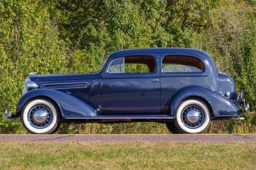 1936 Chevrolet Master Deluxe Town Sedan Navy(~)Tan Kaufen Bei