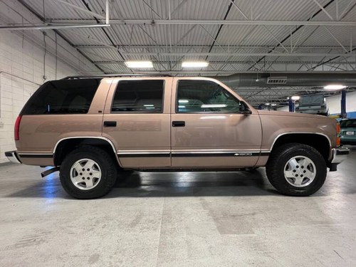 1995 Chevrolet Tahoe LT 4door LT 4WD SUV Tan low 66k miles $ In vendita