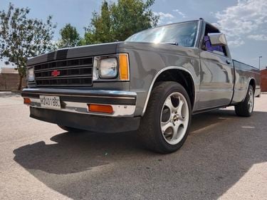 Picture of Chevrolet S-10 Pick Up