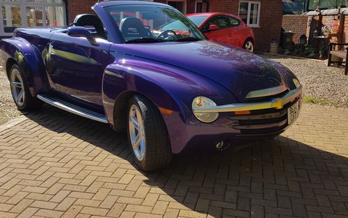 2004 Chevrolet SSR (picture 1 of 14)