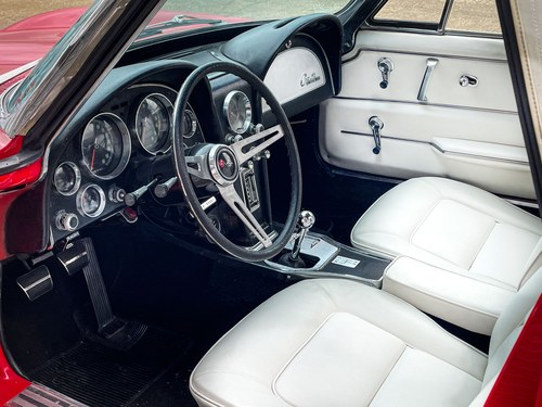 1965 Chevrolet Corvette - 9
