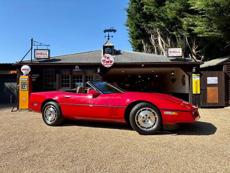 Rapid Classics: Eine Suche. Alle Oldtimer. 25 » Rapid Classics: Eine Suche. Alle Oldtimer. CHEVROLET CORVETTE C4 CONVERTIBLE INDY 500 PACE CAR REPLICA