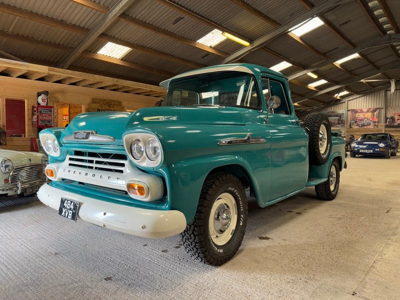 1958 Chevrolet Apache Stepside.