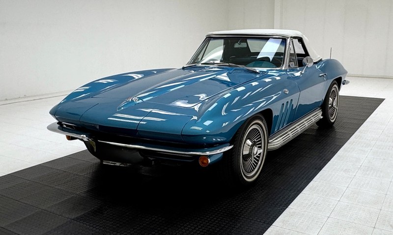 1965 Chevrolet Corvette - 2 1965 Chevrolet Corvette - 2