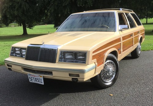 1985 Chrysler Le Baron. PREVIOUSLY OWNED BY MR. FRANK SINATRA VENDUTO