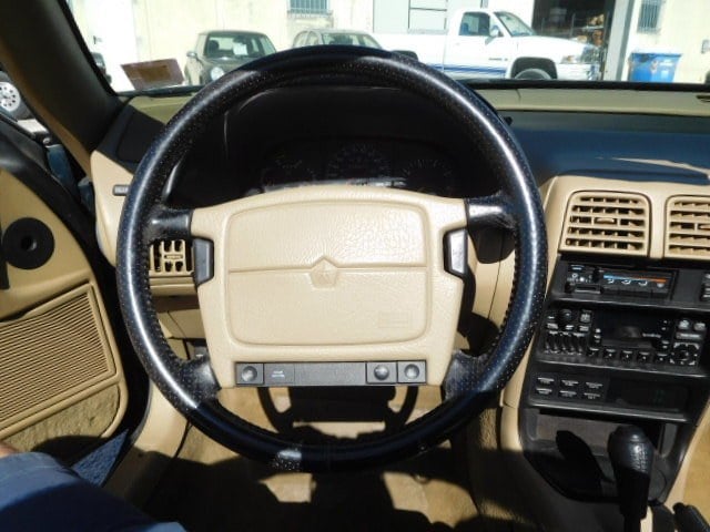 1993 Chrysler Le Baron Cabriolet - 4