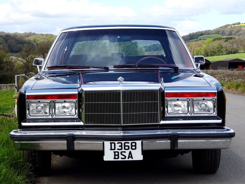 CHRYSLER NEW YORKER 5TH AVENUE - INCREDIBLE RARE INTERIOR