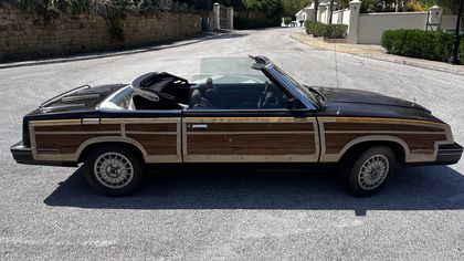 Picture of 1983 Chrysler Le baron