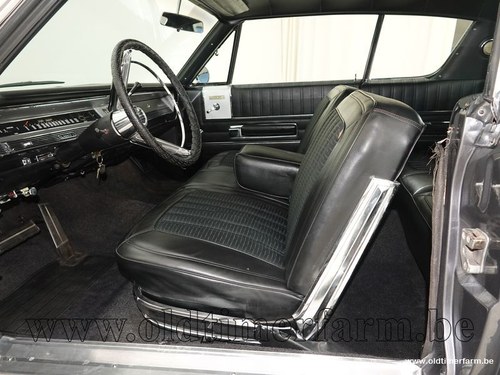 1967 Chrysler Newport - 6