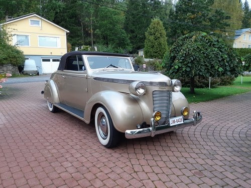 1937 Chrysler Royal - 5