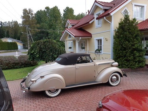 1937 Chrysler Royal - 6