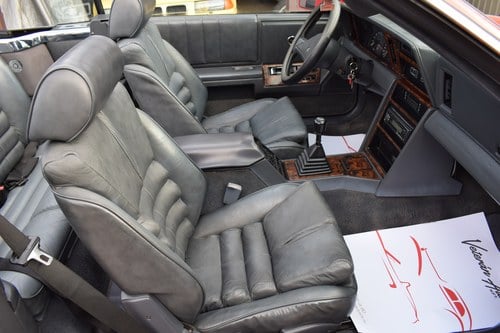 1989 Chrysler Le Baron Cabriolet - 9