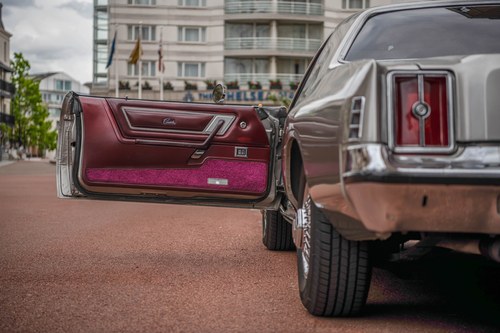 1976 Chrysler Cordoba - 8